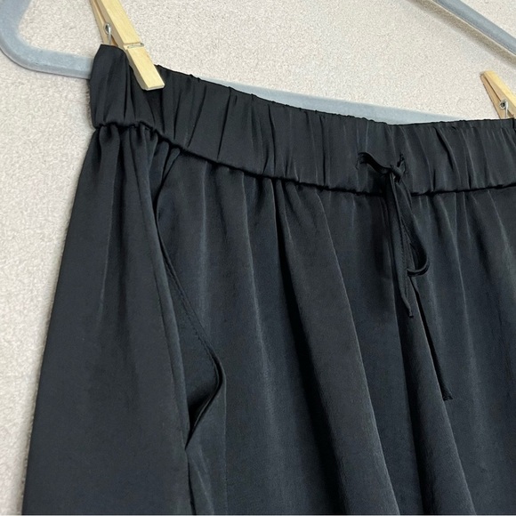 Open Edit Women's Black Relaxed Drawstring Shorts - Picture 5 of 10